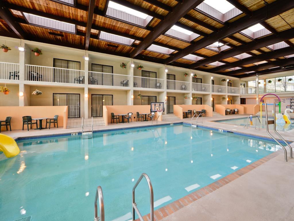 Ramada By Wyndham Plymouth Hotel & Conference Center Luaran gambar