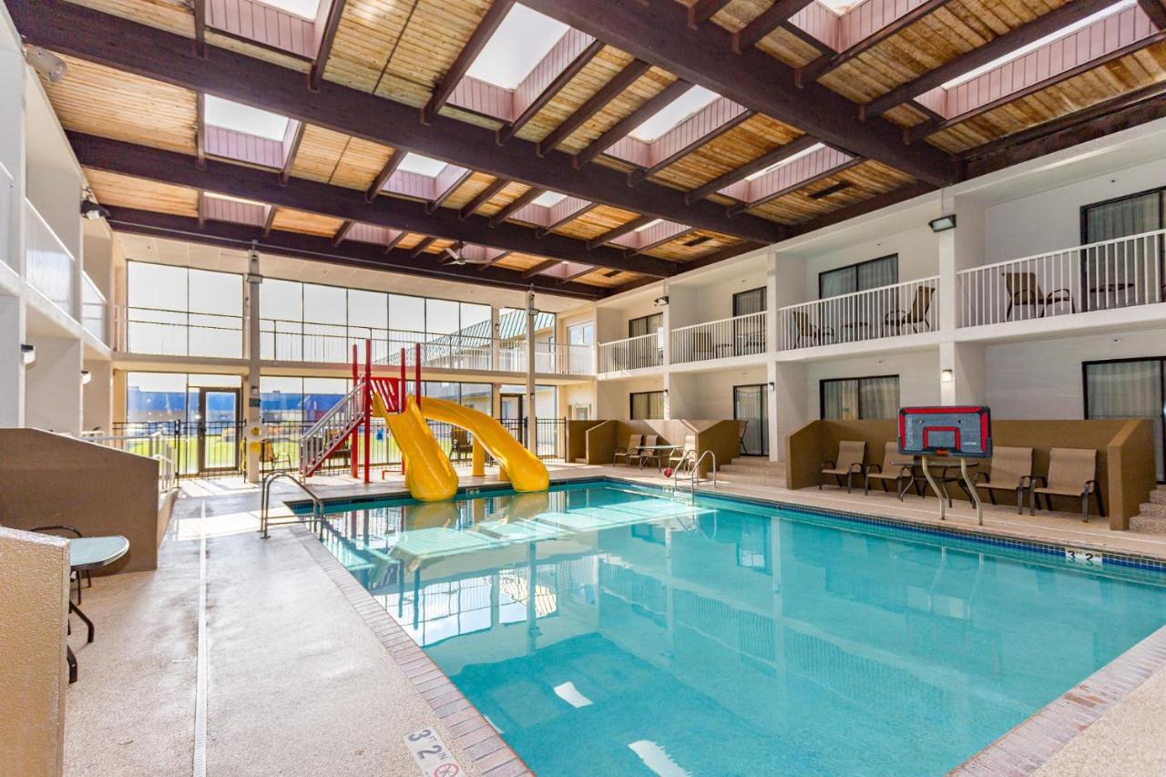Ramada By Wyndham Plymouth Hotel & Conference Center Luaran gambar