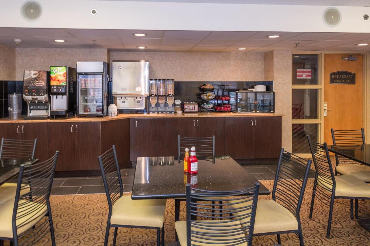 Ramada By Wyndham Plymouth Hotel & Conference Center Luaran gambar