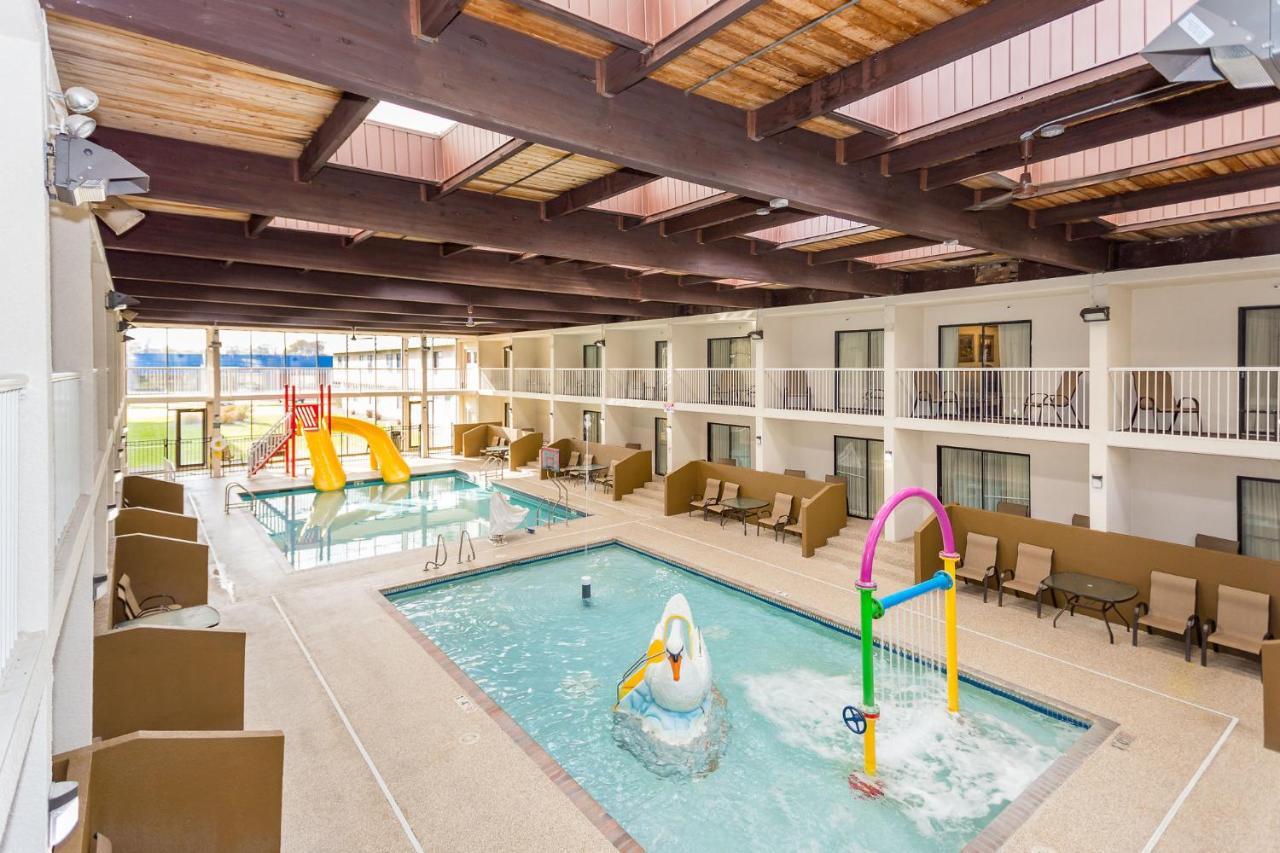Ramada By Wyndham Plymouth Hotel & Conference Center Luaran gambar