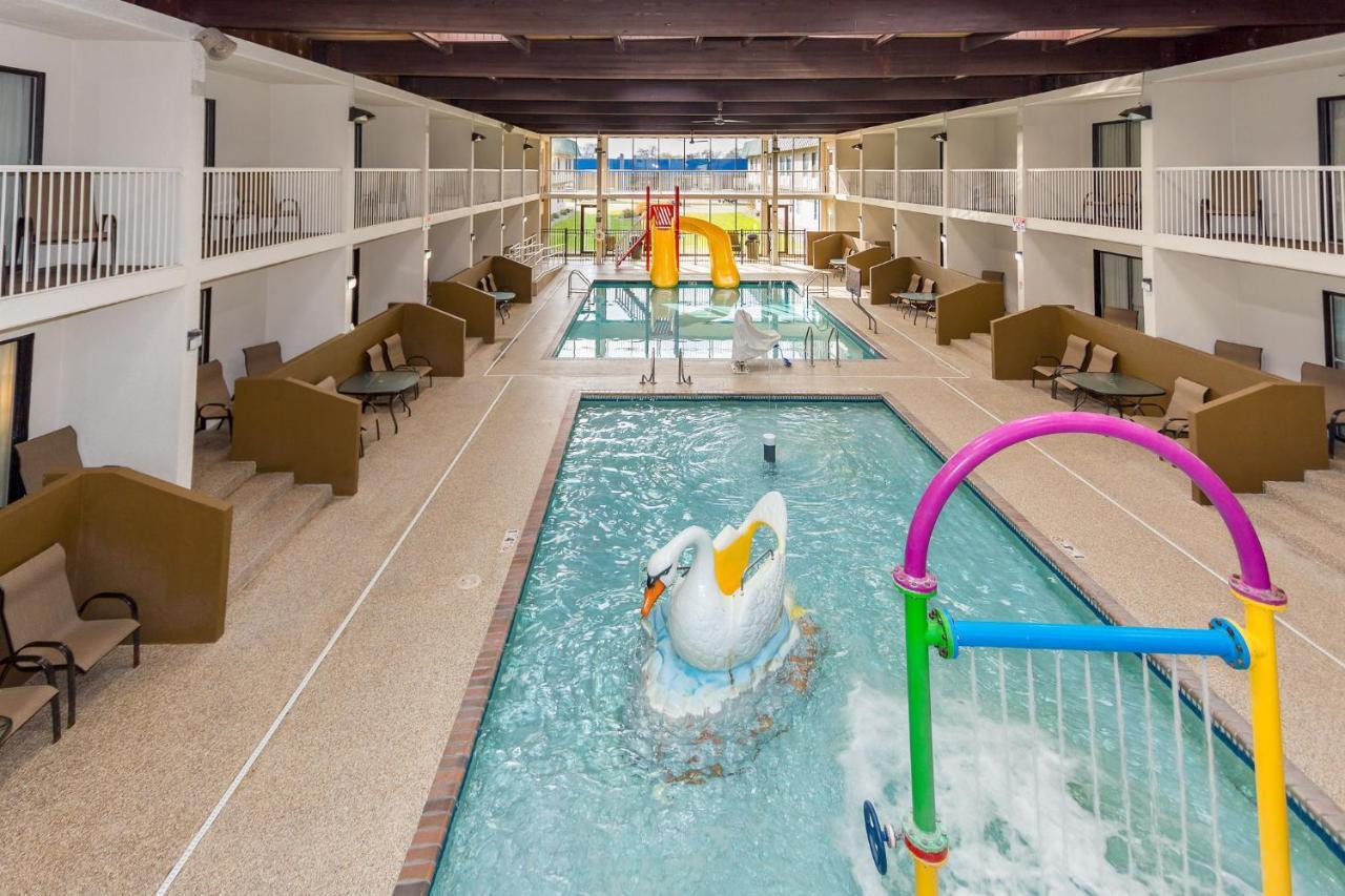 Ramada By Wyndham Plymouth Hotel & Conference Center Luaran gambar