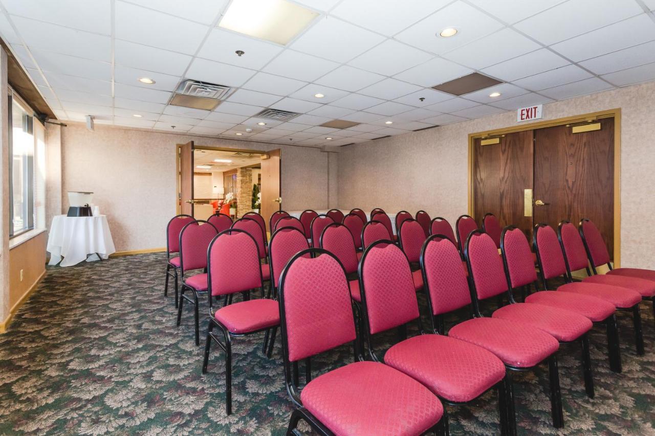 Ramada By Wyndham Plymouth Hotel & Conference Center Luaran gambar