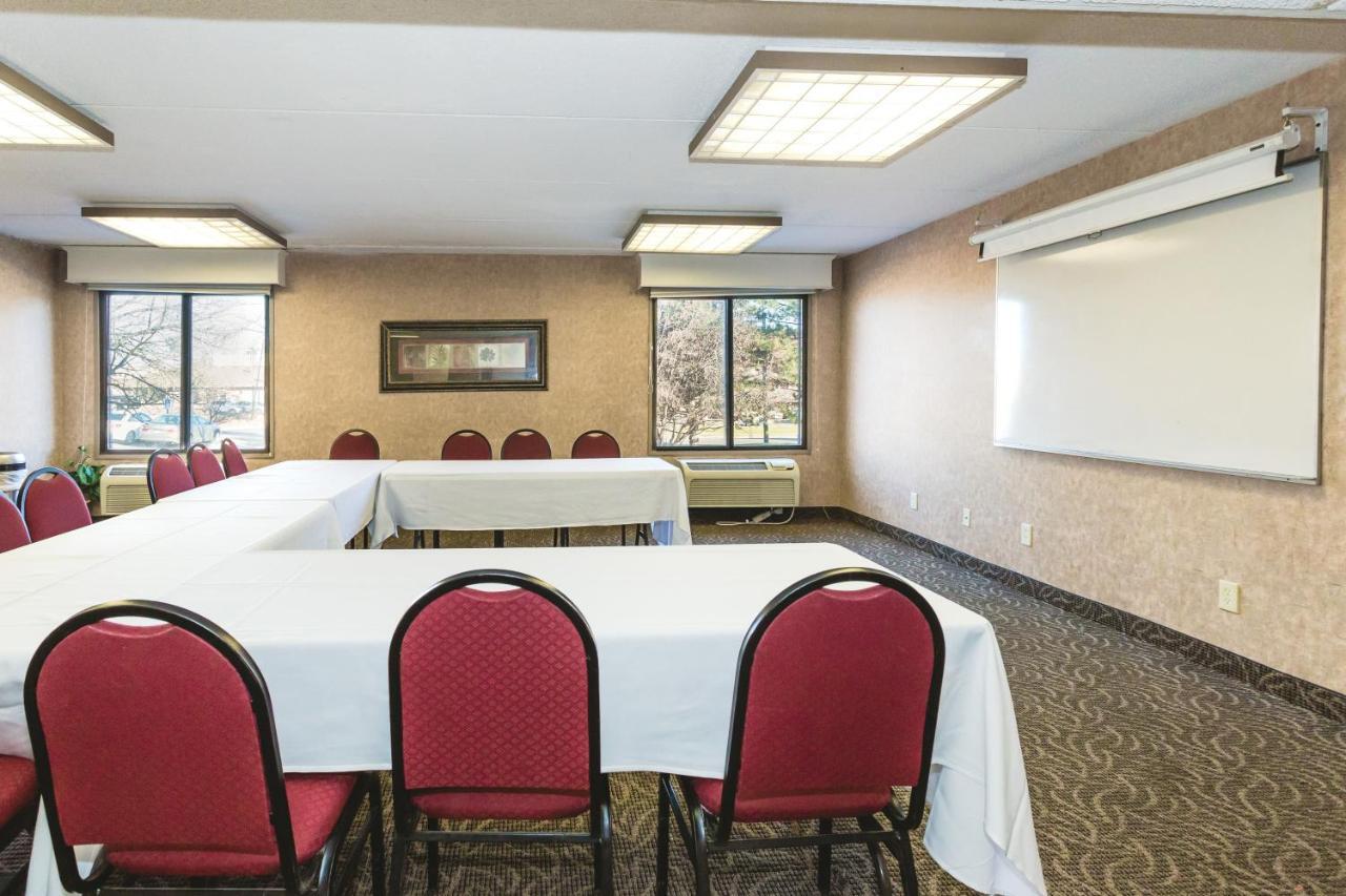 Ramada By Wyndham Plymouth Hotel & Conference Center Luaran gambar