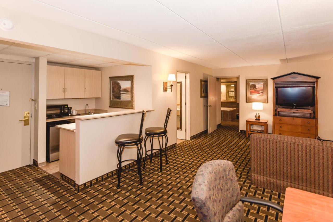 Ramada By Wyndham Plymouth Hotel & Conference Center Luaran gambar