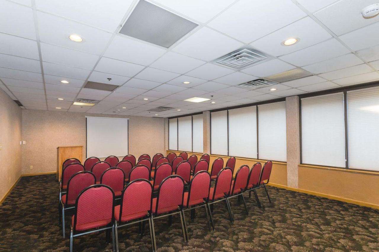 Ramada By Wyndham Plymouth Hotel & Conference Center Luaran gambar